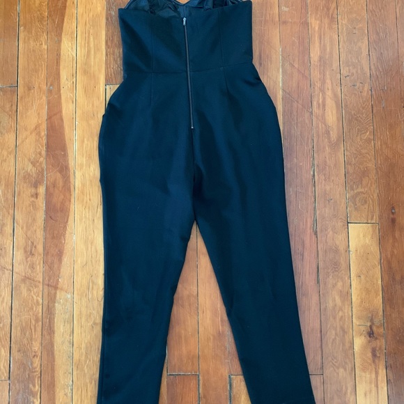 Black Strapless Jumpsuit With Pockets - Picture 3 of 3